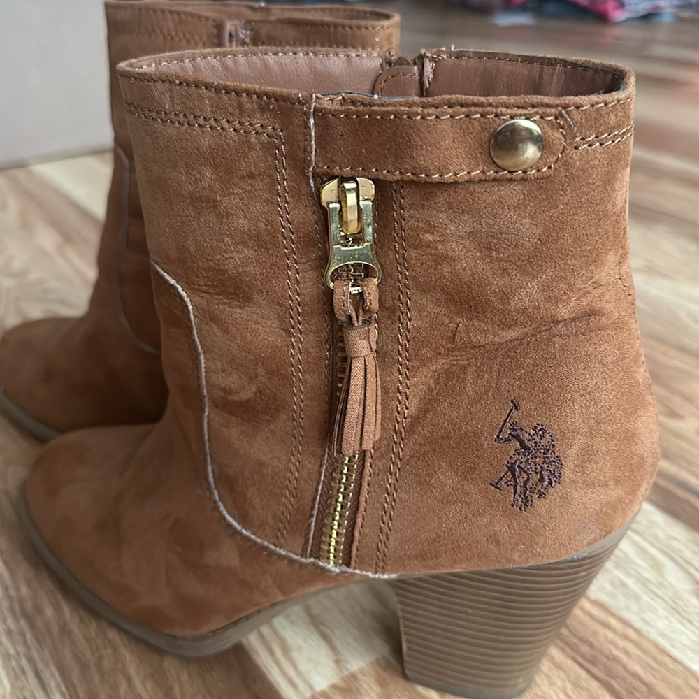 U.S. Polo ASSN brown heeled ankle boots size 11 - Picture 2 of 10